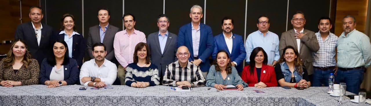 Galindo elimina trabas burocráticas y agiliza licencias para negocios en la Capital