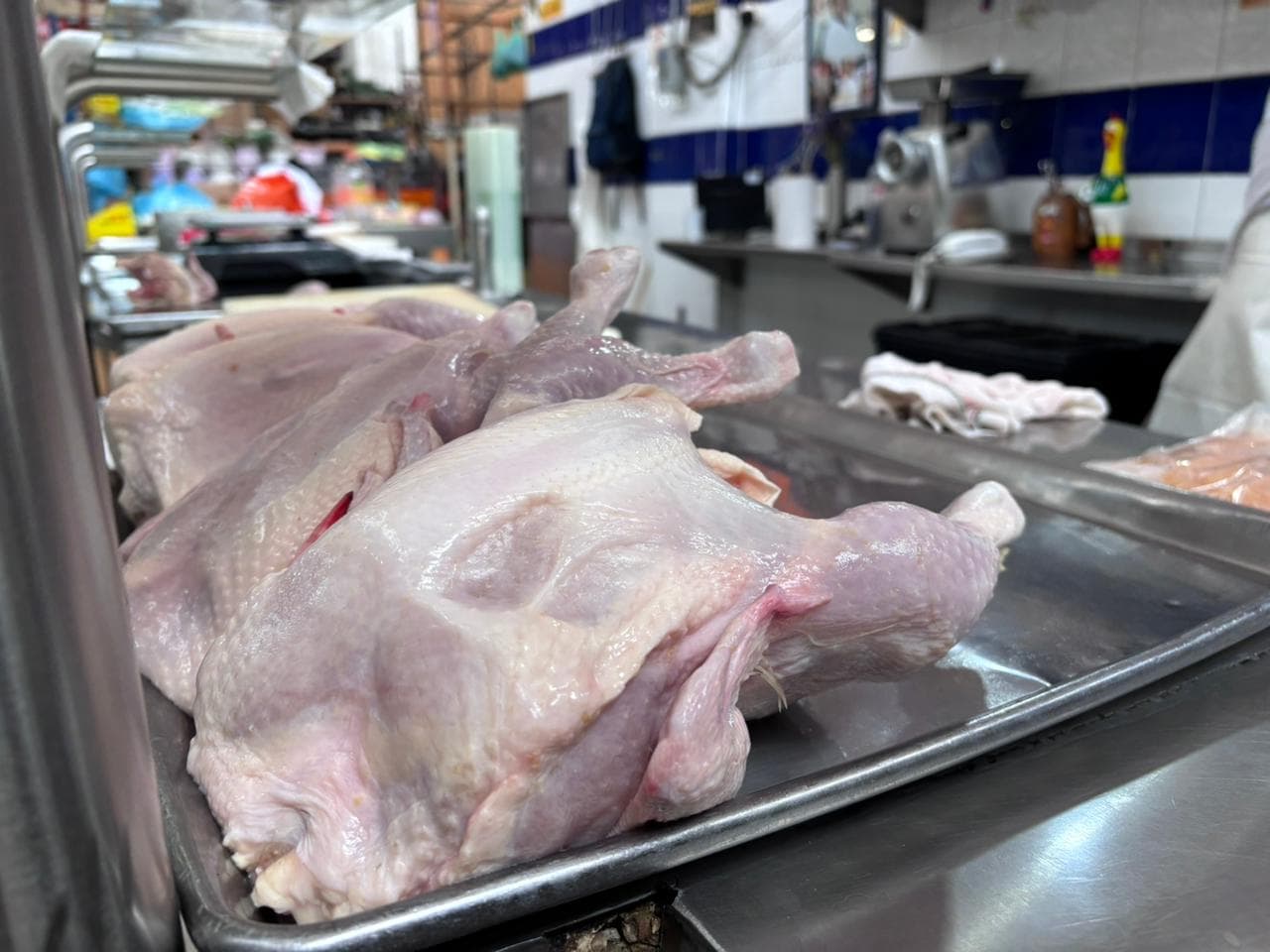 A la baja el consumo de pollo en mercados