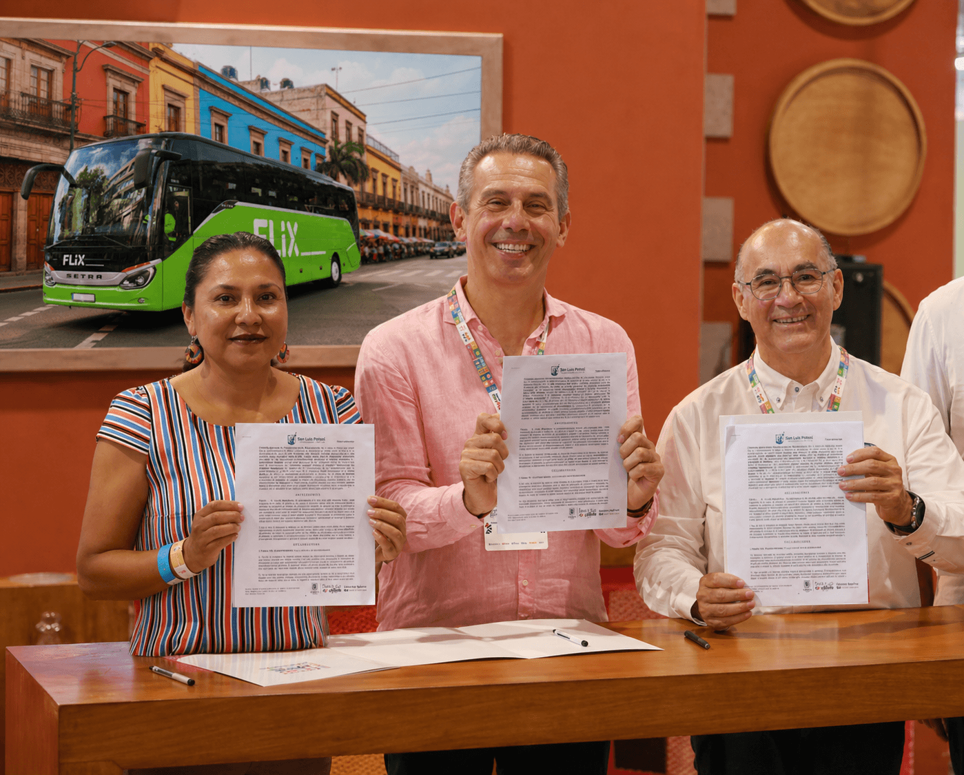 Firman convenio con Flix para impulsar el turismo en la Capital
