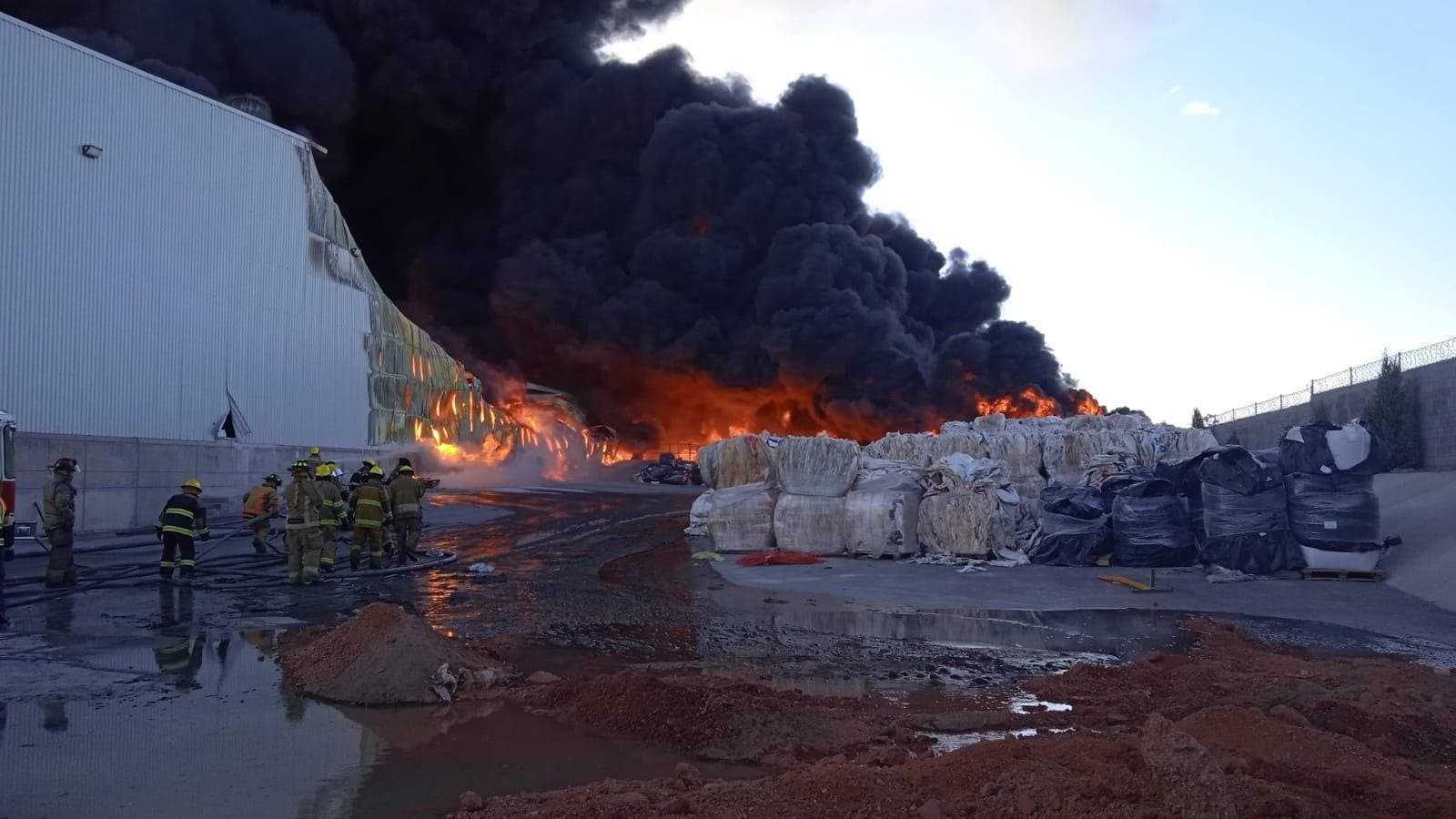 Citarán a titular de la SEGAM por incendio en la Zona Industrial