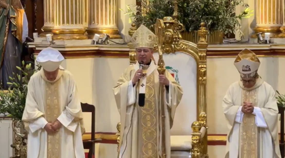 Celebra arzobispo misa crismal en la Catedral Potosina