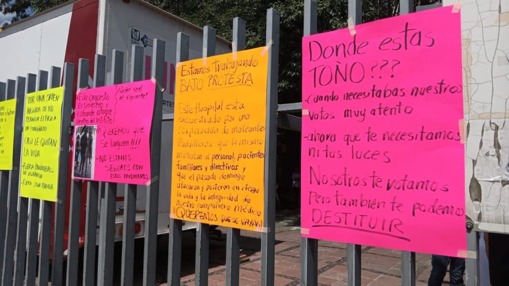 Médicos se manifiestan por agresión en clínica de Cuauhtémoc