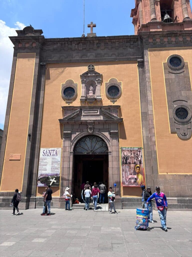 La tradición potosina de los Siete Templos marca el Jueves Santo