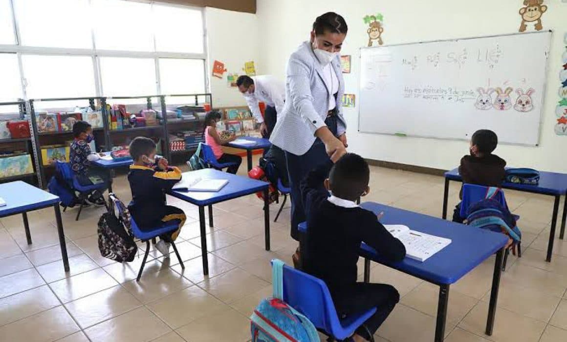 Cambiarán horarios de clases por ola de calor en SLP