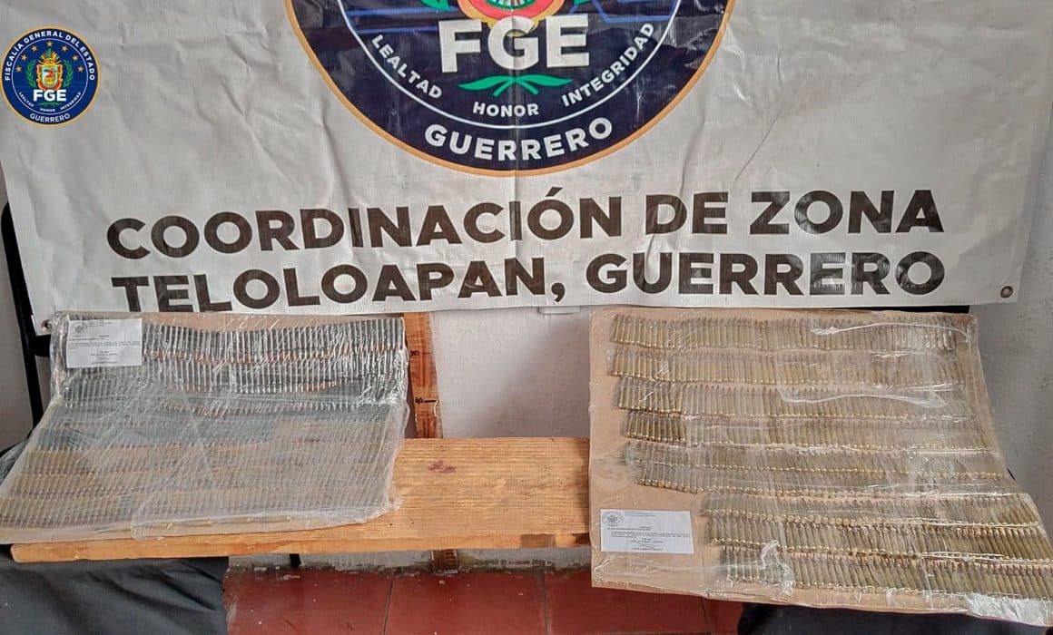 Hallan mil cartuchos útiles en una vereda en Guerrero
