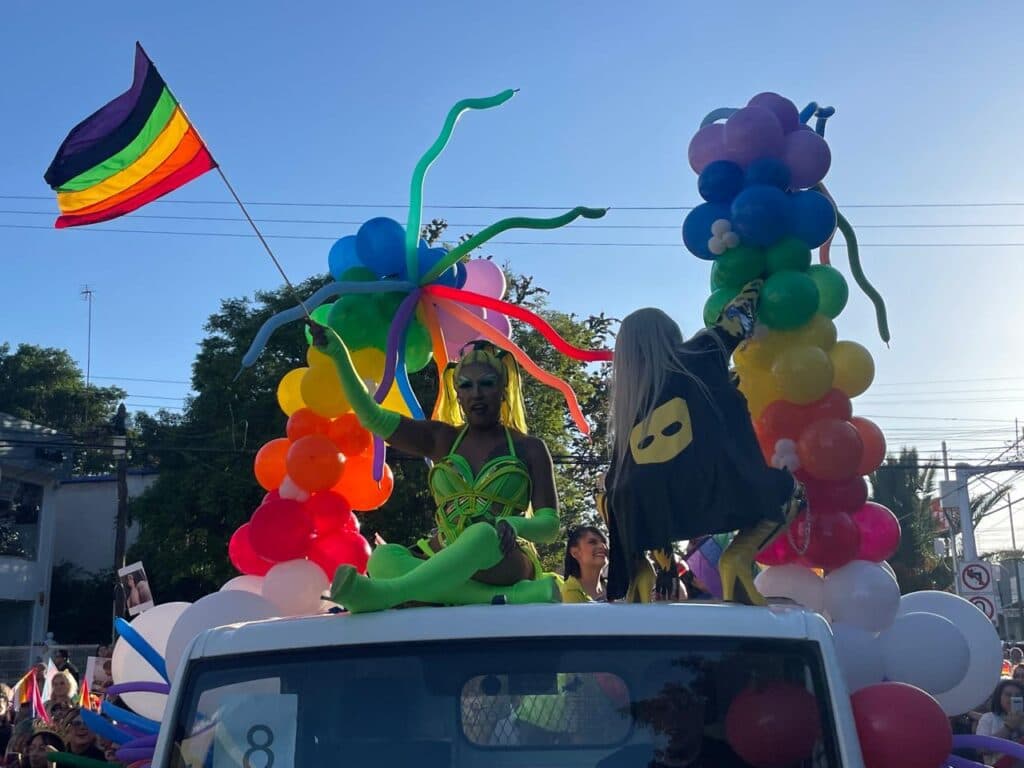 SLP se pintó de colores del arcoíris durante marcha LGBTQI