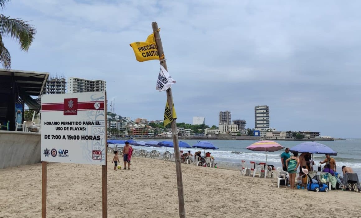 Prevalecen condiciones favorables para bañistas sen playas de Mazatlán