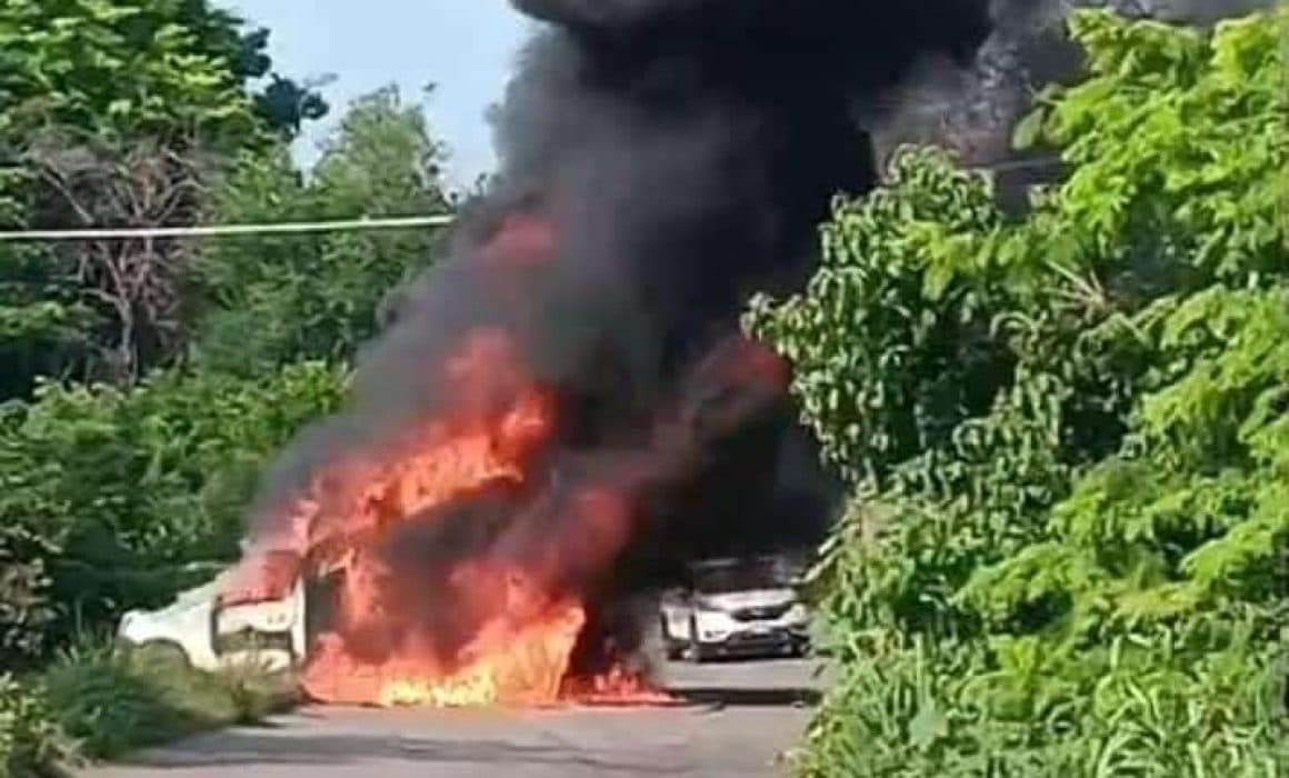 Atacan con explosivos comandancia de la policía en Buenavista, Michoacán