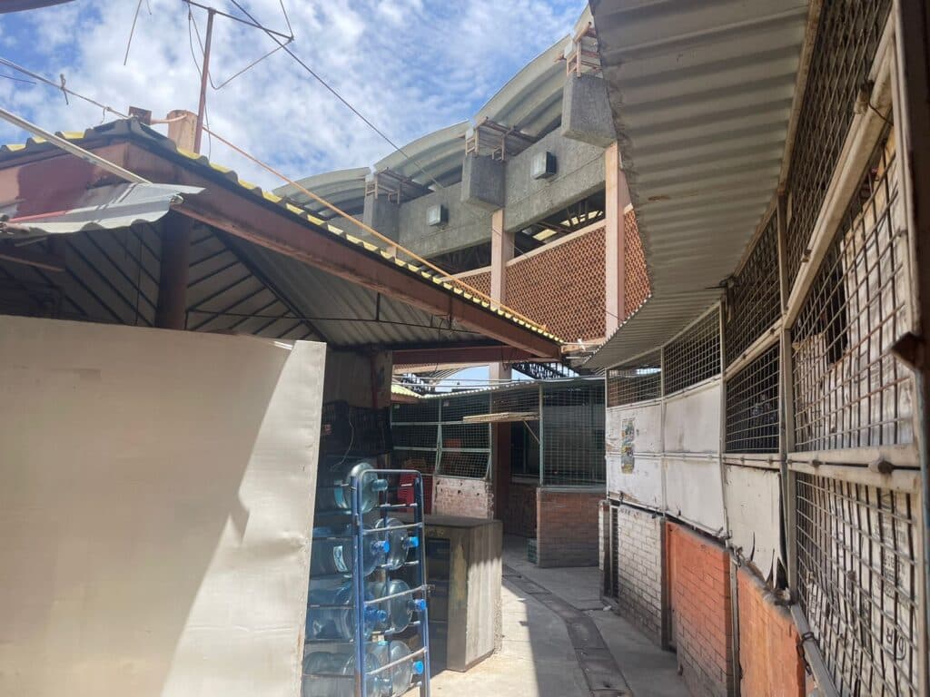 Celebra su aniversario Mercado San Luis 400 casi en total abandono