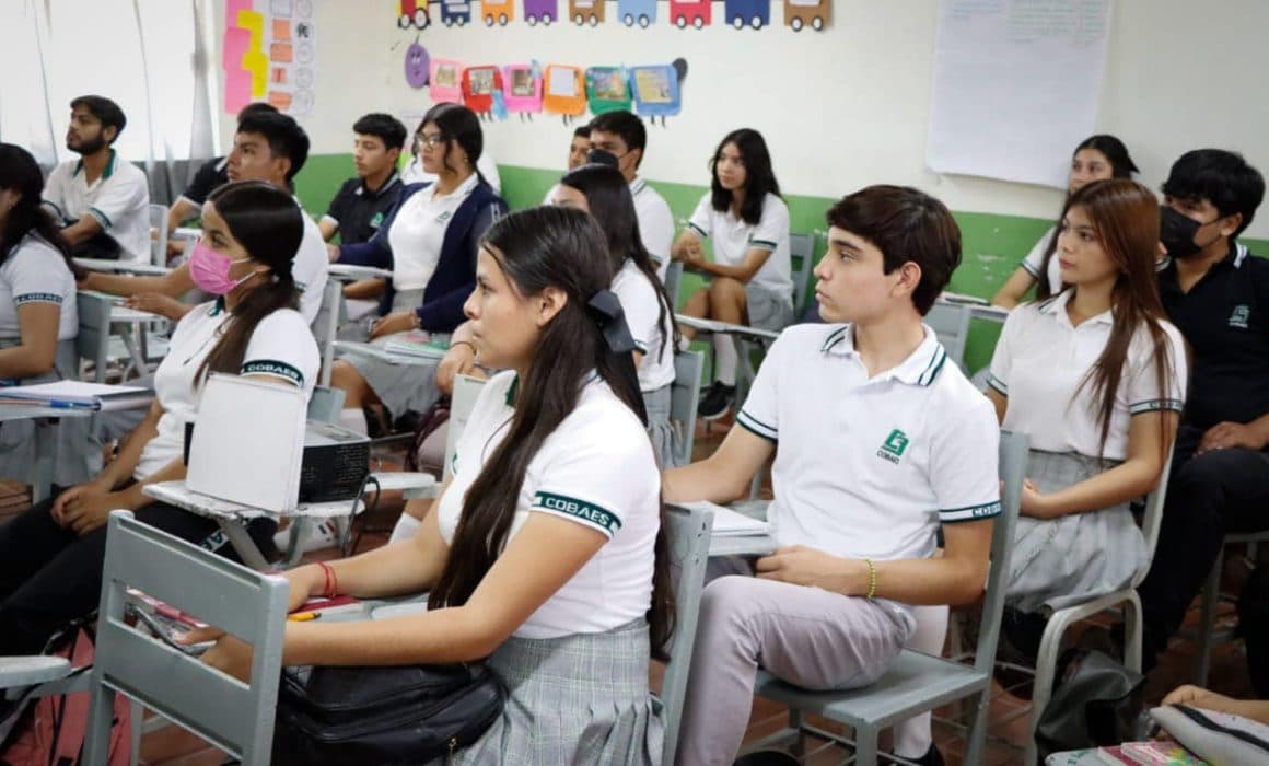 Se recupera asistencia escolar en Sinaloa; educación media superior al 90%