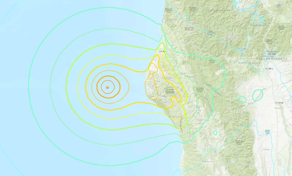 Sismo magnitud 7.0 sacude costas de California; emiten alerta de tsunami