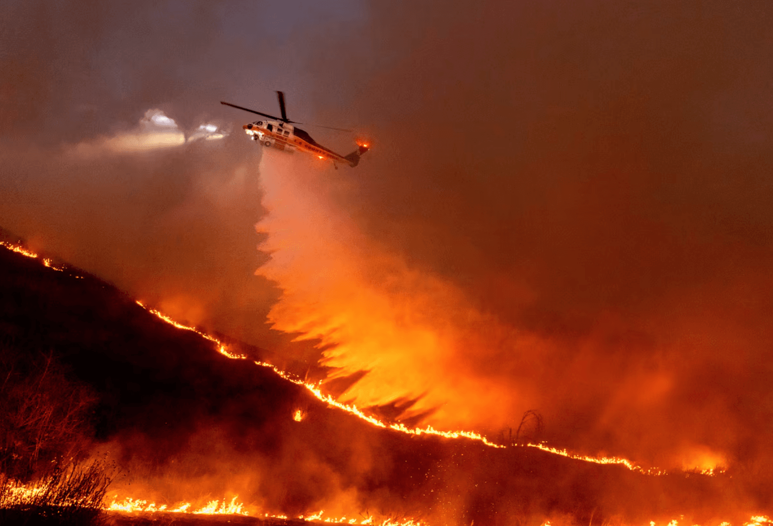 Alertan sobre posible contaminación de agua potable en Los Ángeles por incendios