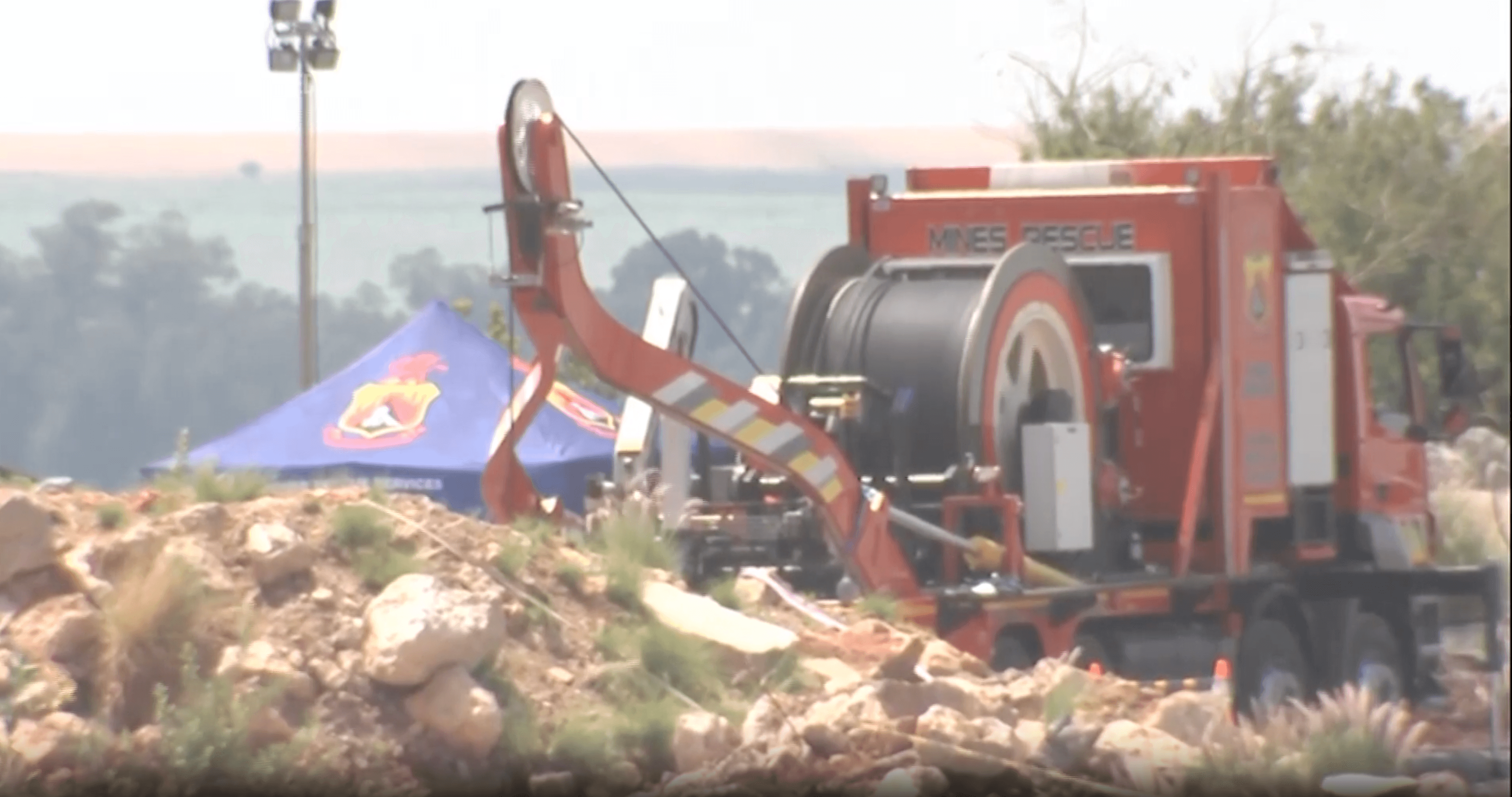 Muertes y rescates en una mina abandonada en Sudáfrica