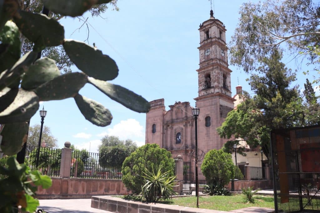 Continua Interapas con rehabilitación de alcantarillado en Barrio de Santiago