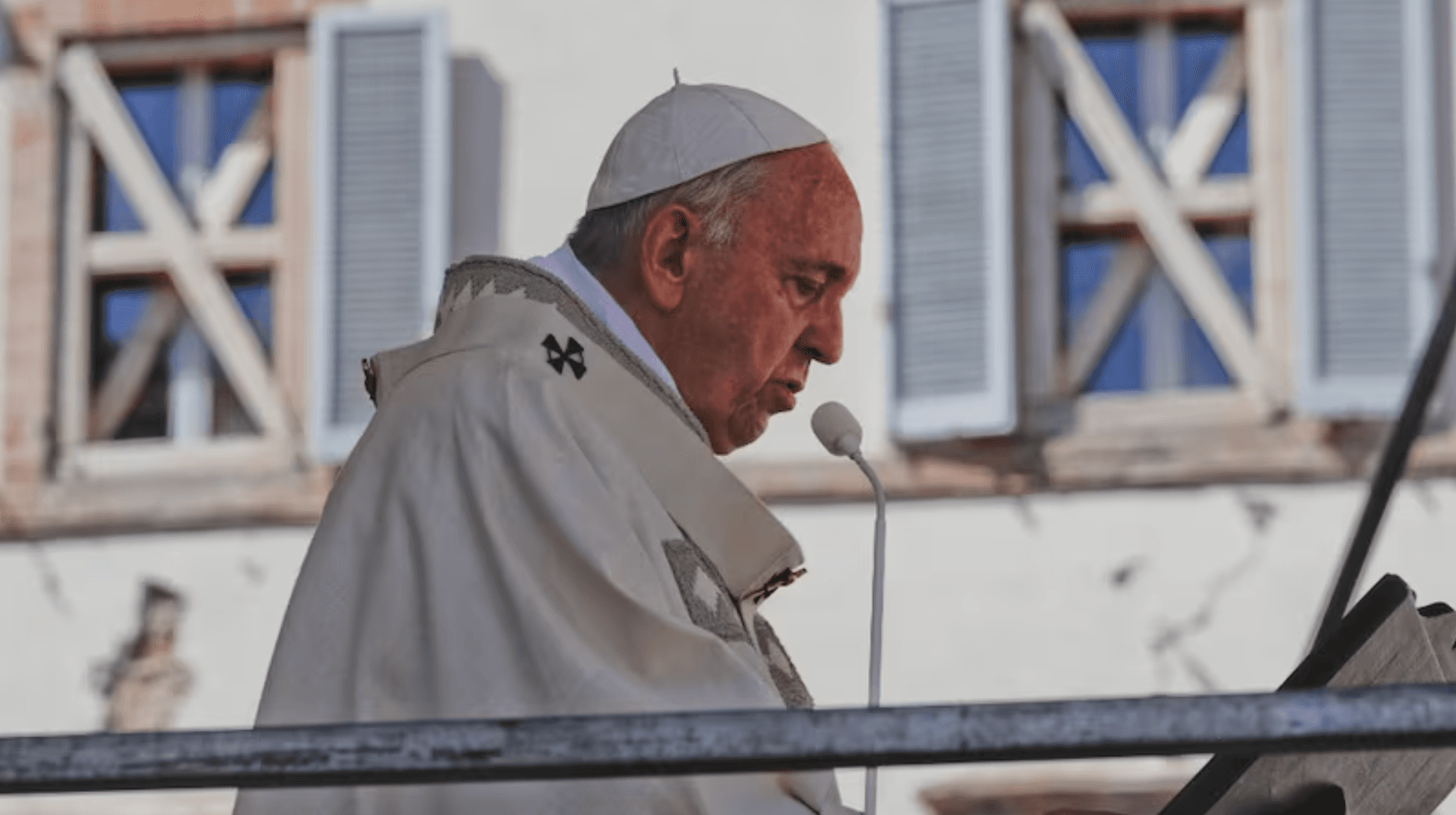 Papa Francisco presenta mejoría en su salud tras doce días de hospitalización