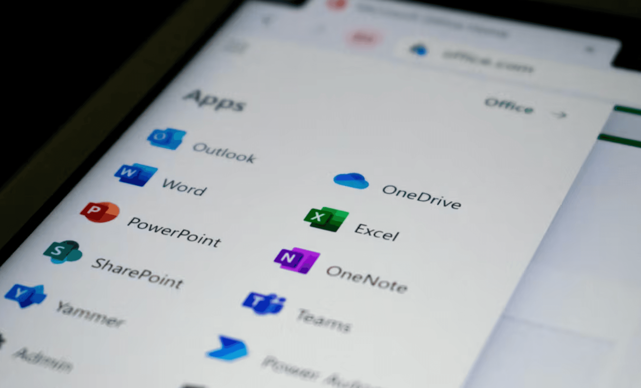 Microsoft lanza versión gratuita de Office con publicidad