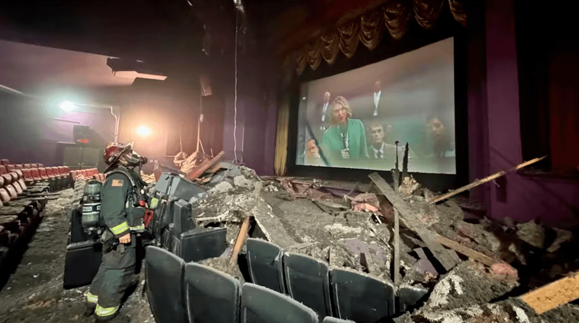 Techo del Liberty Cinema se colapsa durante función de película en Wenatchee