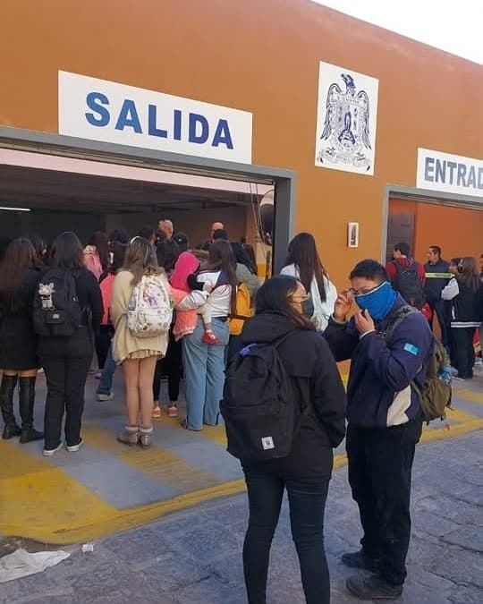 Truenan estudiantes contra facultad de derecho y criminología