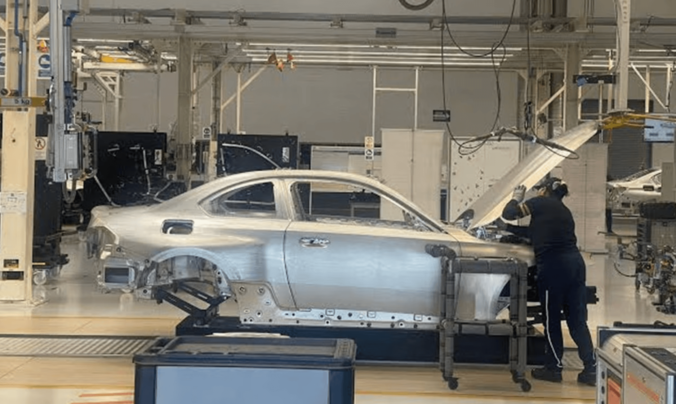 Nuevos aranceles de Trump generan incertidumbre en la industria automotriz