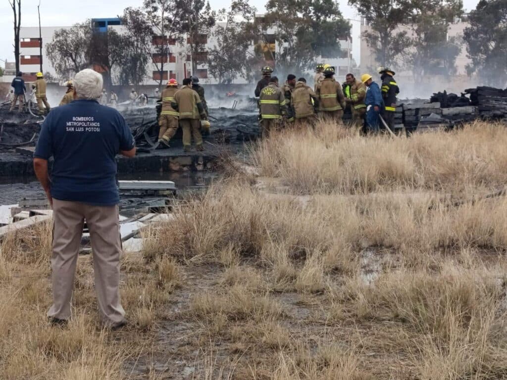 Basura en terrenos baldíos causa de incendios en SLP