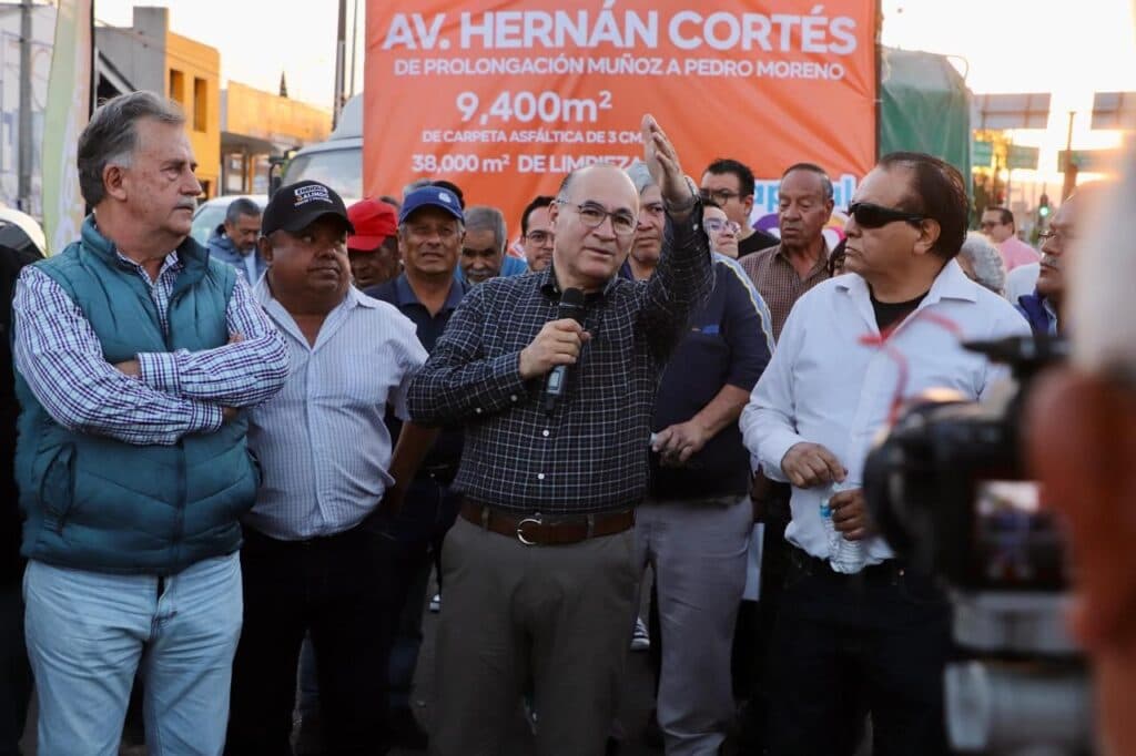 Entrega Galindo rehabilitación del área comercial del tianguis de Las Vías