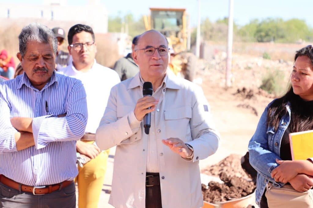 Moderniza Ayuntamiento vialidades y servicios de Col. Mártires de la Revolución