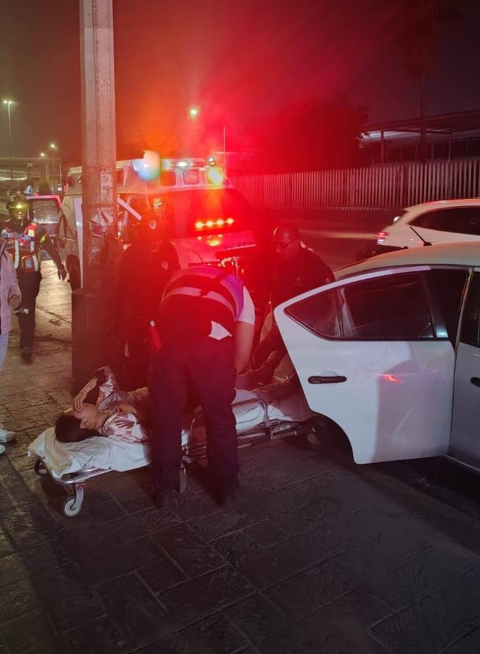 Policías asisten parto de emergencia en plena avenida Universidad en SLP