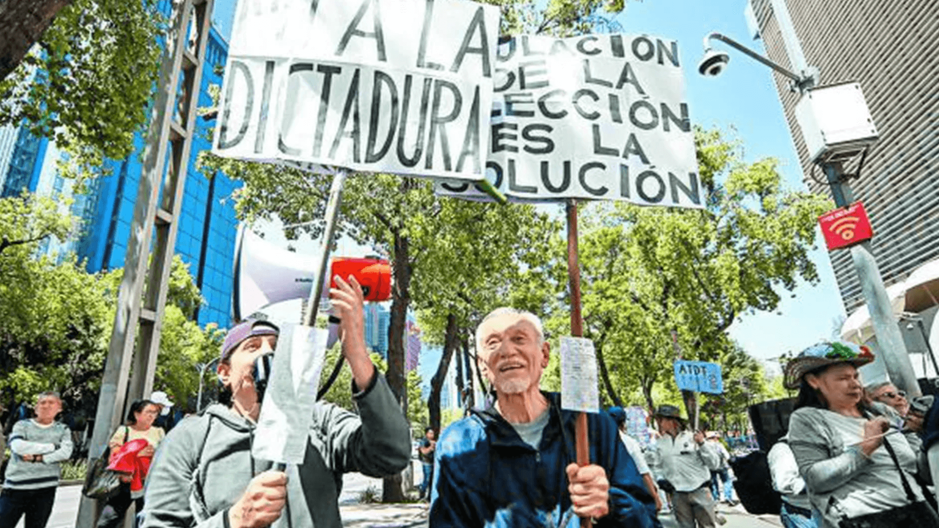 Senado pospone dictamen y anuncia revisión completa de la Ley de Telecomunicaciones