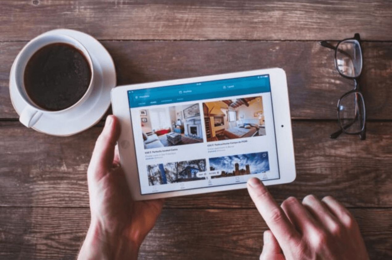 Airbnb reduce sus expectativas de ingresos por las políticas de Trump