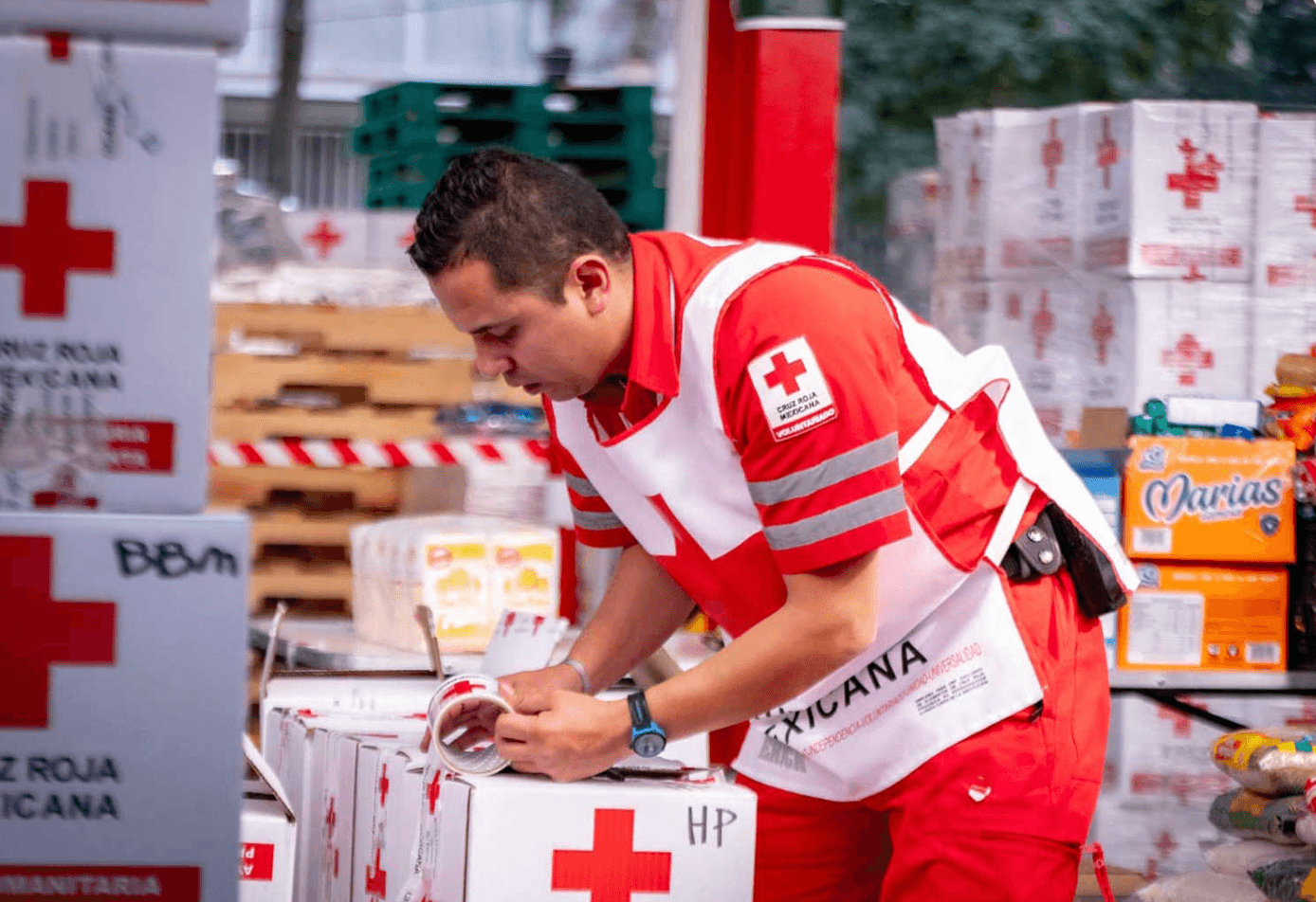 Cómo ser parte de la cruz roja como voluntario