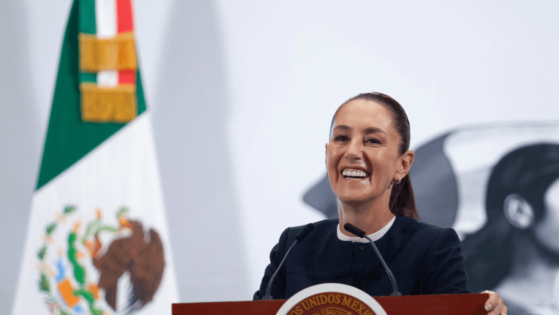 Sheinbaum anuncia aumento salarial y nuevos beneficios laborales para el magisterio