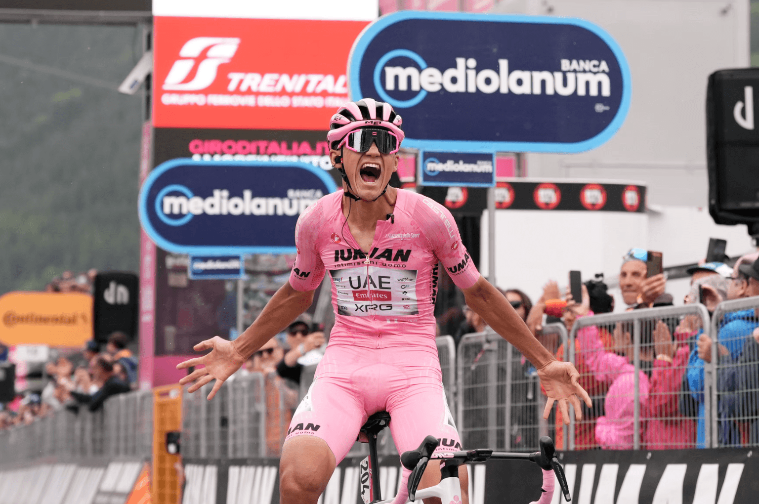 Del Toro impone ritmo en la montaña y se lleva la Etapa 17 del Giro de Italia