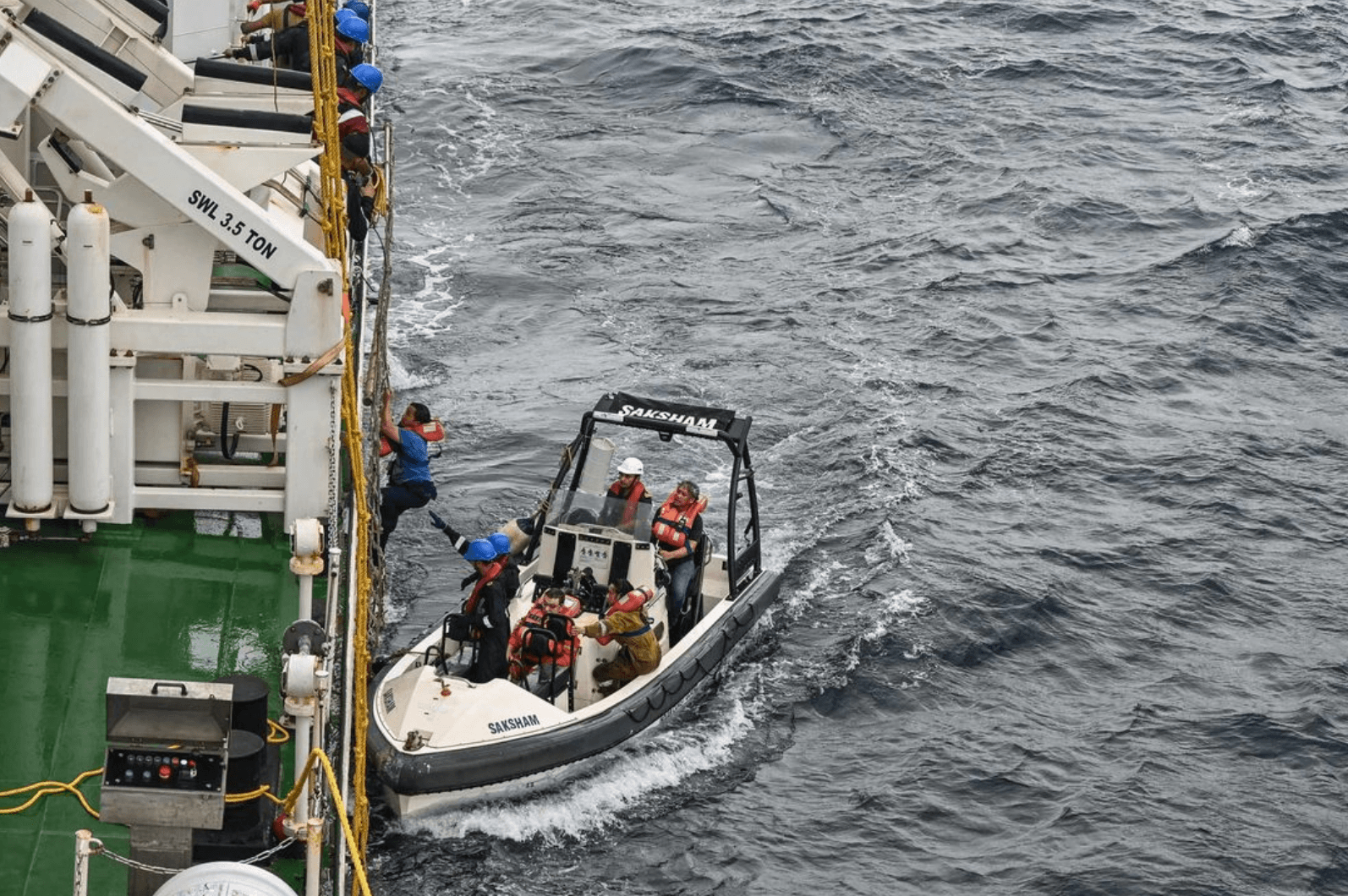 Encuentran embarcación con 11 cuerpos cerca de isla caribeña