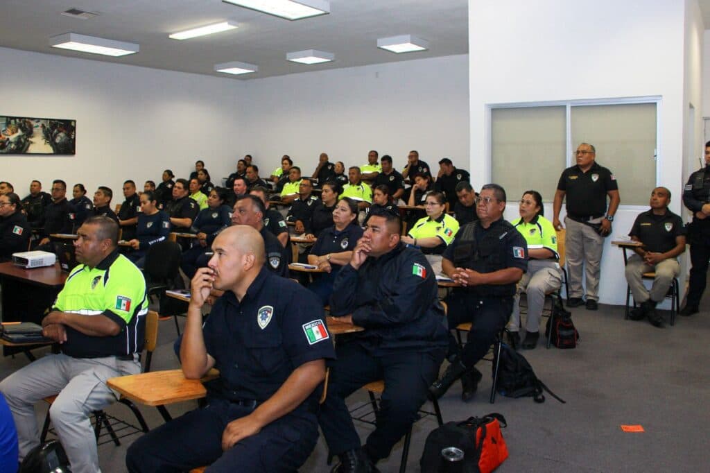 Capacitan a elementos de la SSPC en materia de violencia familiar y de género