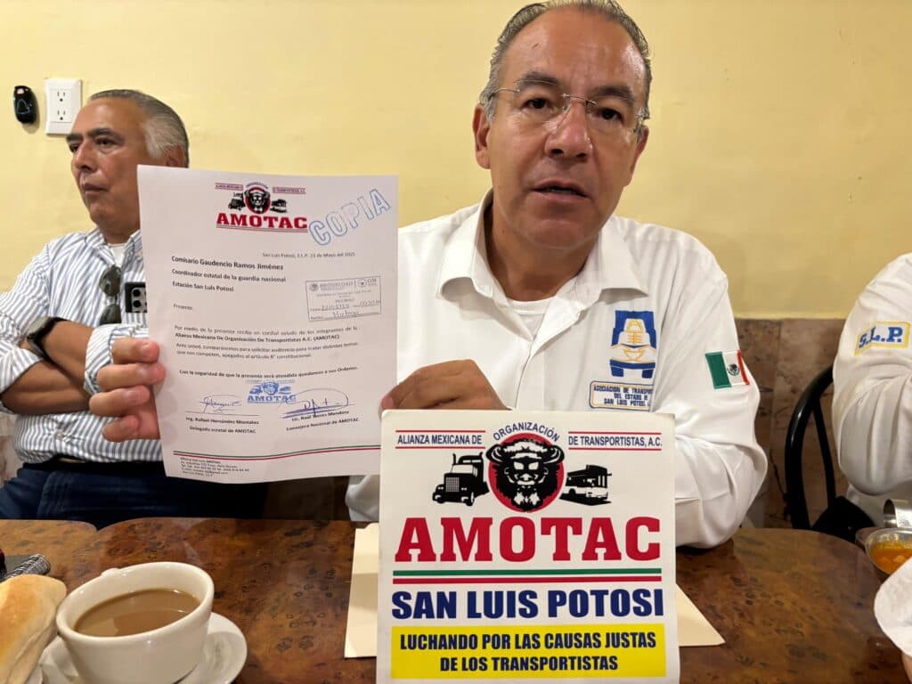 Se convierten carreteras de SLP en un riesgo para los transportistas
