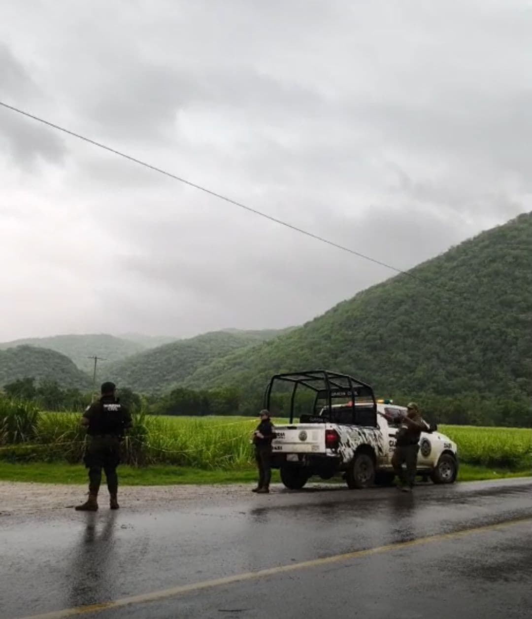 Localizan cuerpo sin vida en la carretera Valles-Naranjo