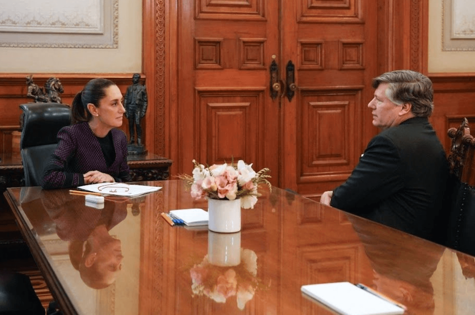 Sheinbaum se reúne con subsecretario de Estado de EU para dialogar sobre temas bilaterales