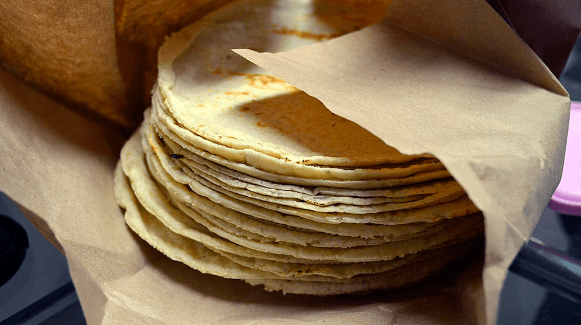 Sheinbaum impulsa acuerdo para contener el precio de la tortilla
