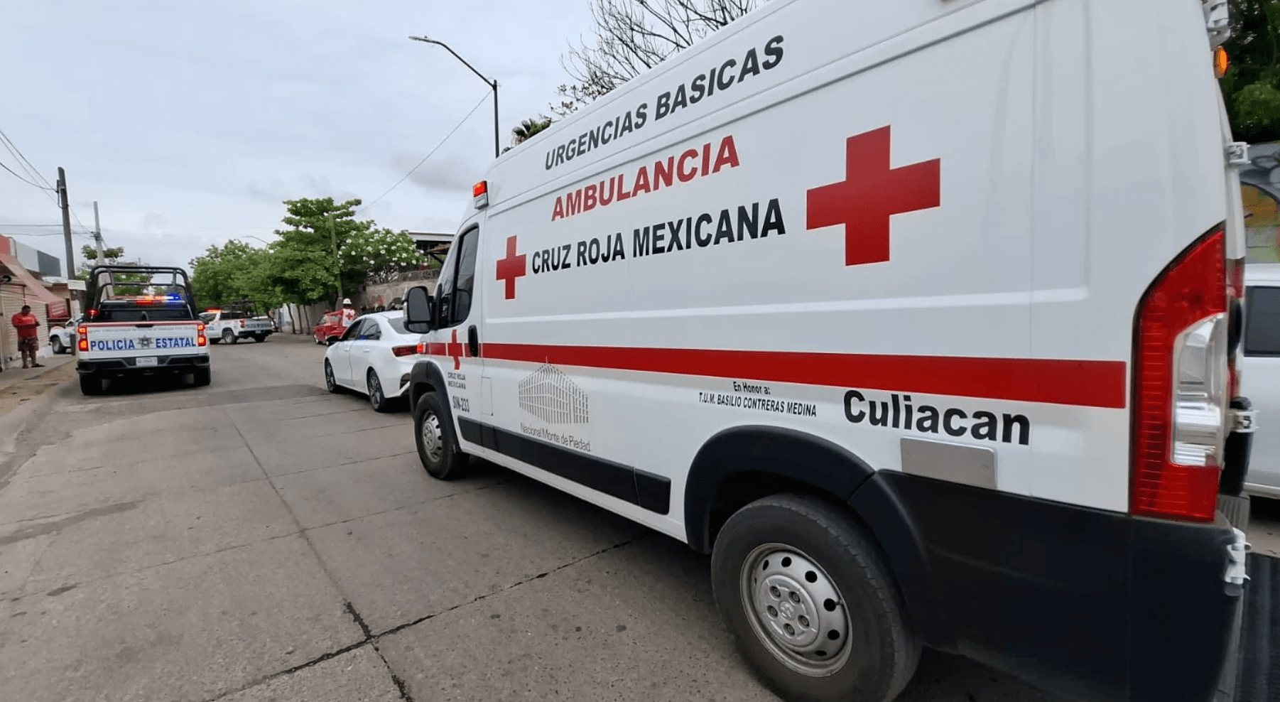 Investigan asesinato de una mujer frente a secundaria en Culiacán, Sinaloa