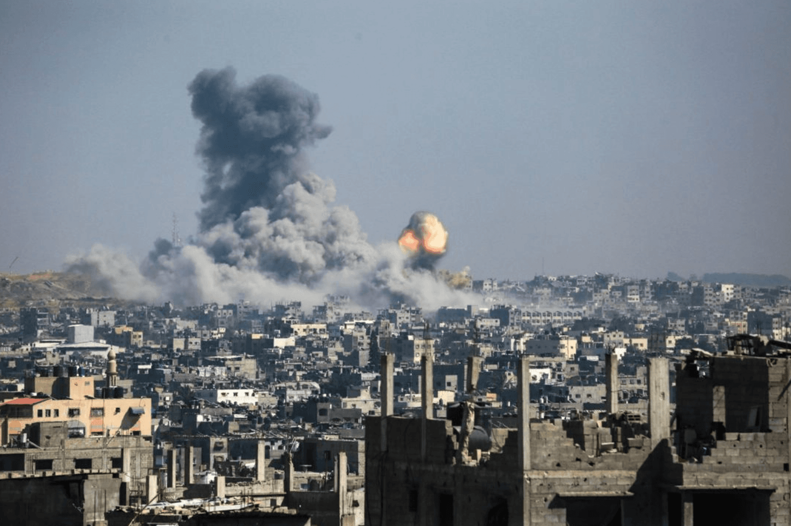 Ataques en Gaza dejan 140 muertos en 24 horas