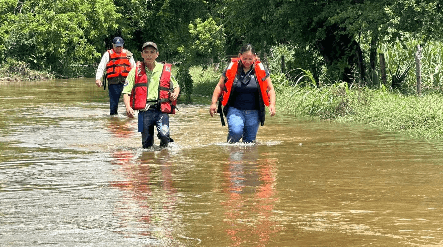 Suspenden clases en cinco municipios de la Huasteca y región Media