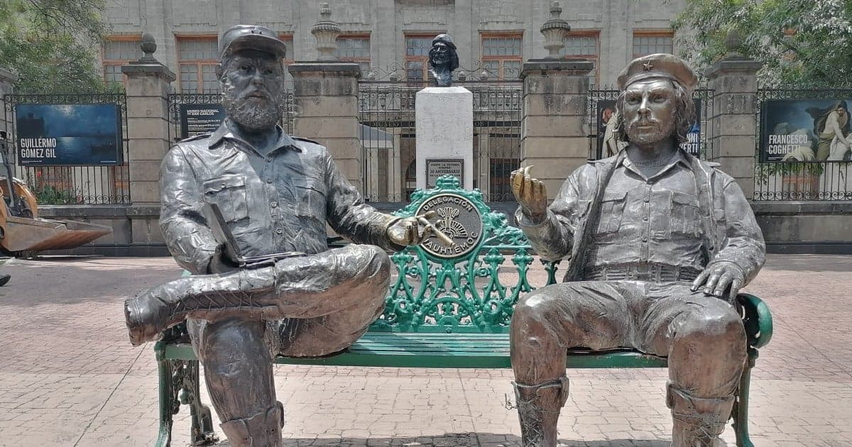 CDMX cuestiona retiro de estatuas de Fidel y el Che