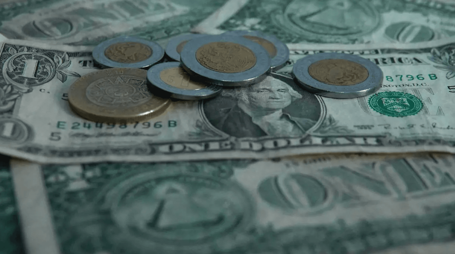 Dólar registra su peor caída semestral desde 1973
