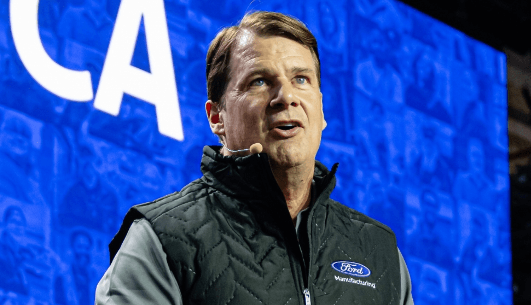 CEO de Ford reconoce la ventaja de los autos eléctricos chinos