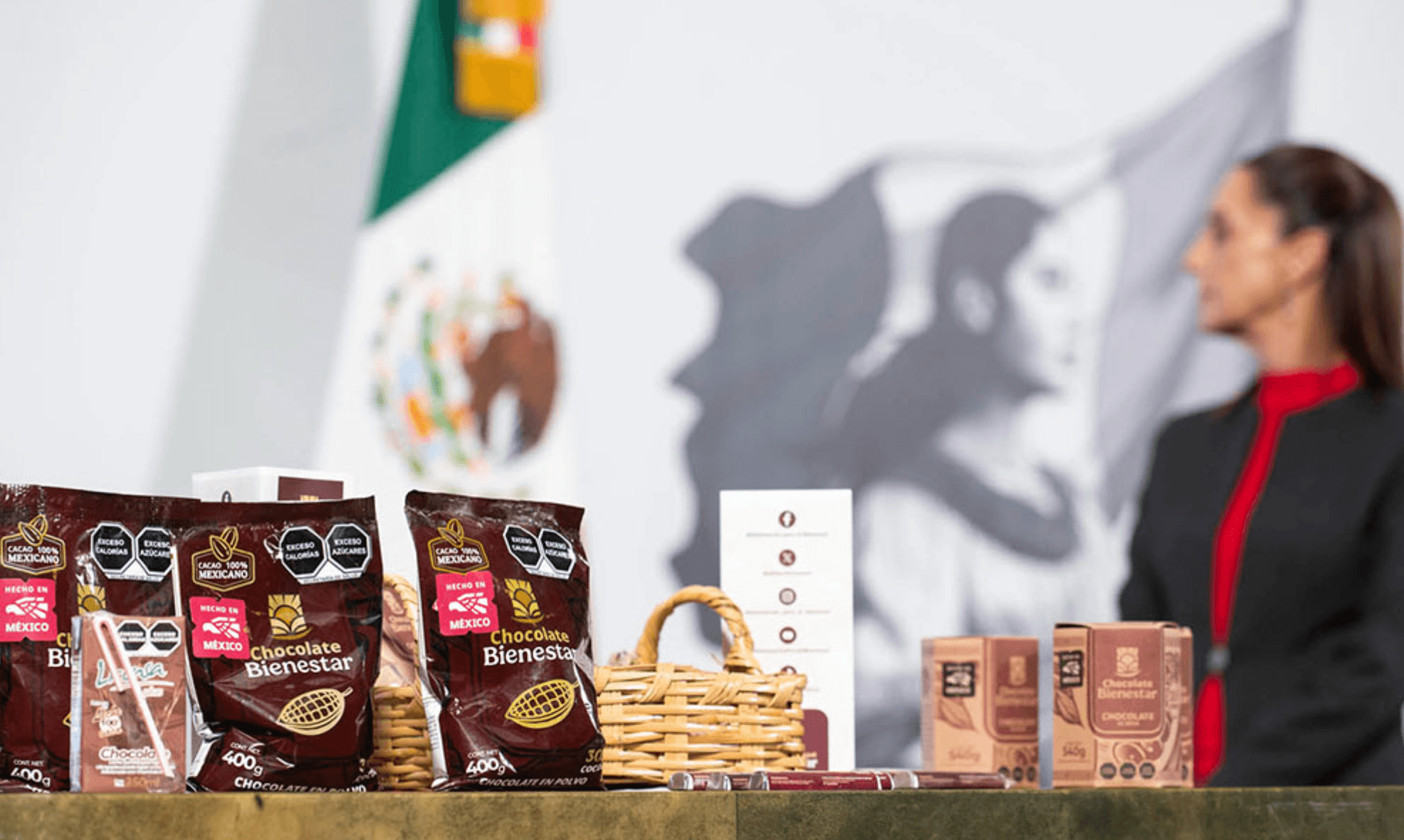 Presentan el Chocolate del Bienestar con sellos de advertencia