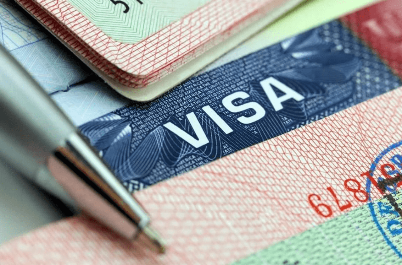 Visa de EU duplicará costo en 2026 por nuevo impuesto migratorio
