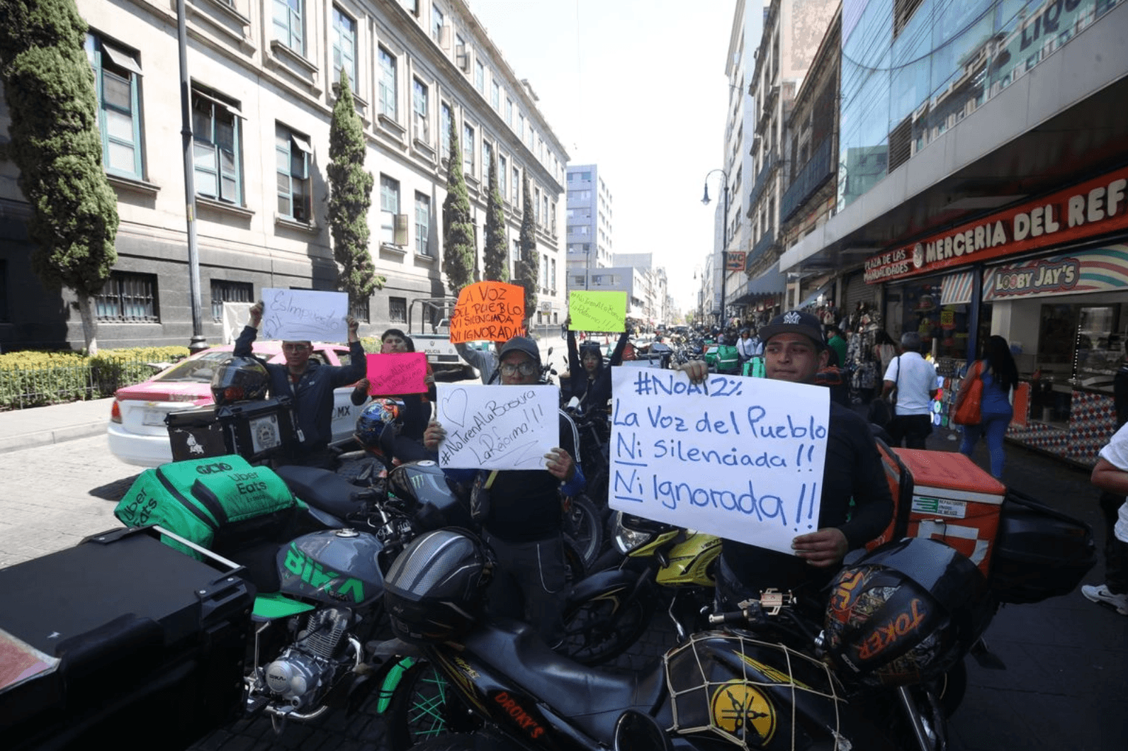 Sheinbaum critica a Uber por subir tarifas tras reforma laboral
