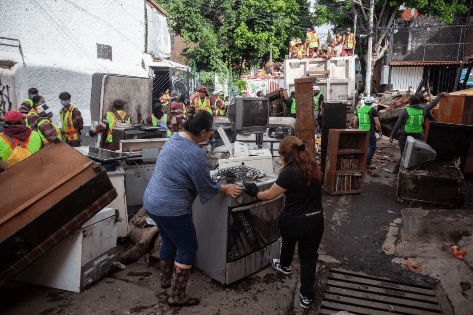 Lluvias y deslave afectan a 80 familias en Magdalena Contreras