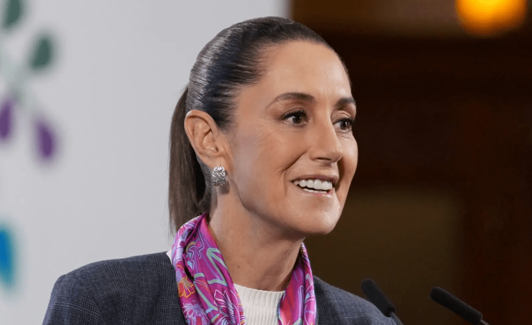 Sheinbaum responde a declaraciones de Chicharito sobre el papel de las mujeres