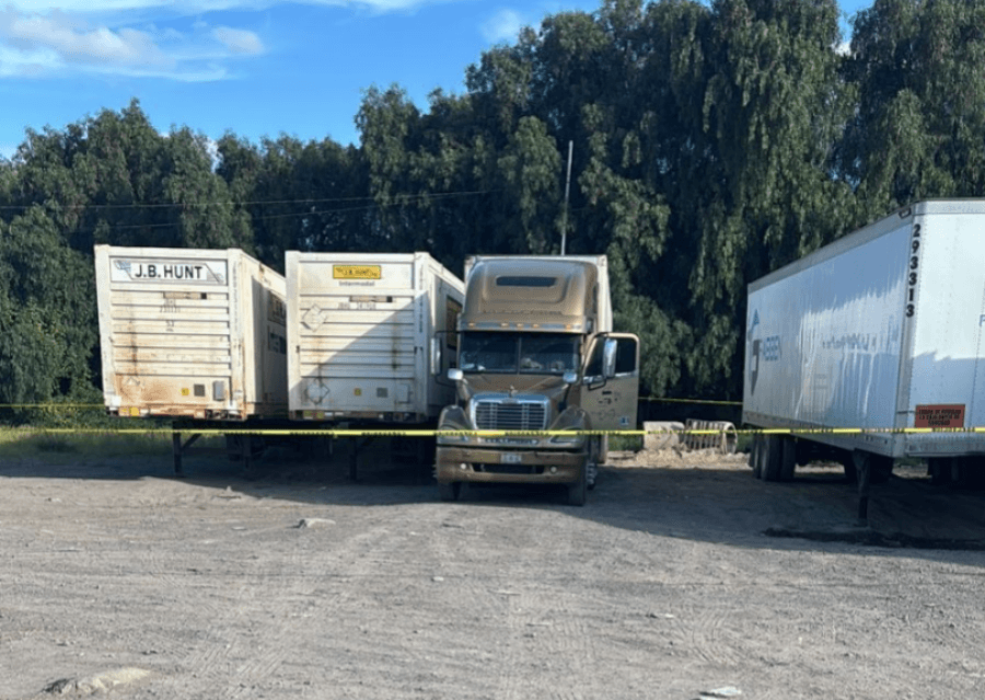 Se quita la vida chofer de tractocamión en el área de carga de Mabe
